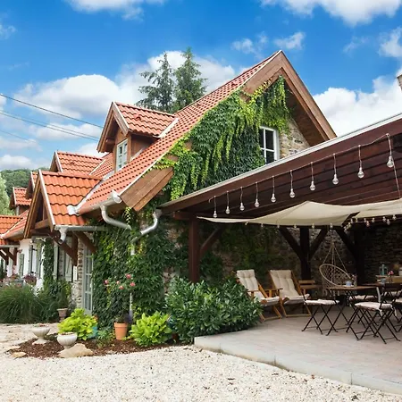 Rustic Chic Kapolcs